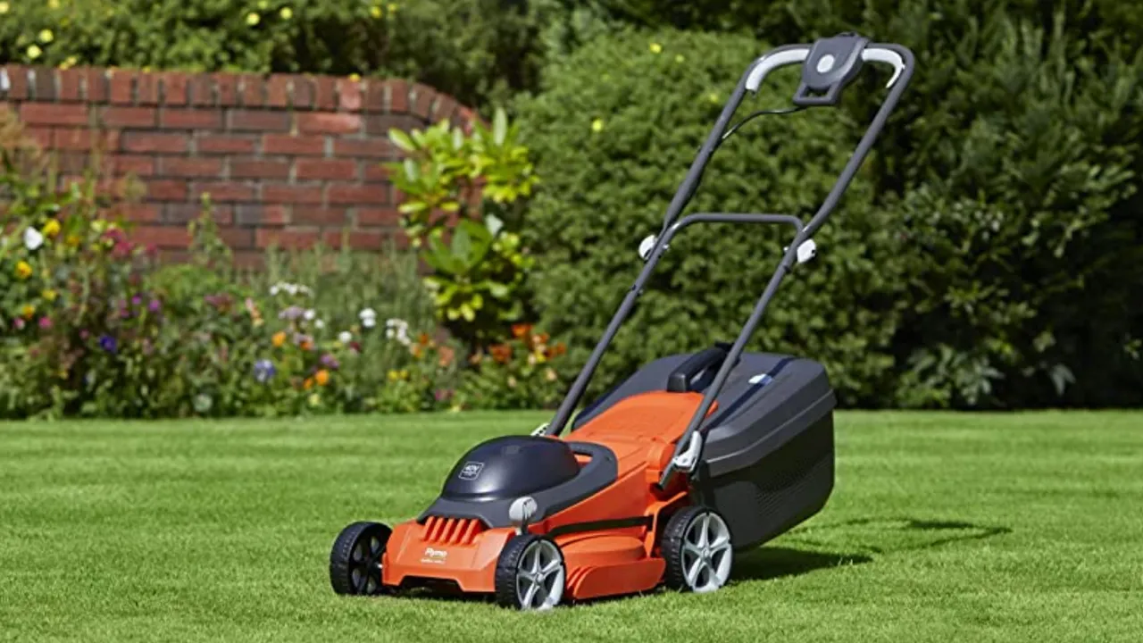 Flymo EasiStore 340R Li lawn mower review: compact and easy-to-use cordless design